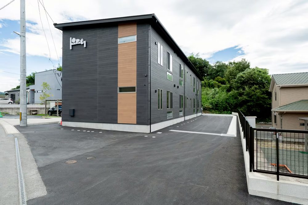 CHODO 益城の外観。駐車場つきの2階建て